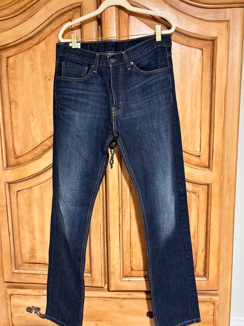 Levi's Men's Slim Straight Jeans in Dark Blue Wash